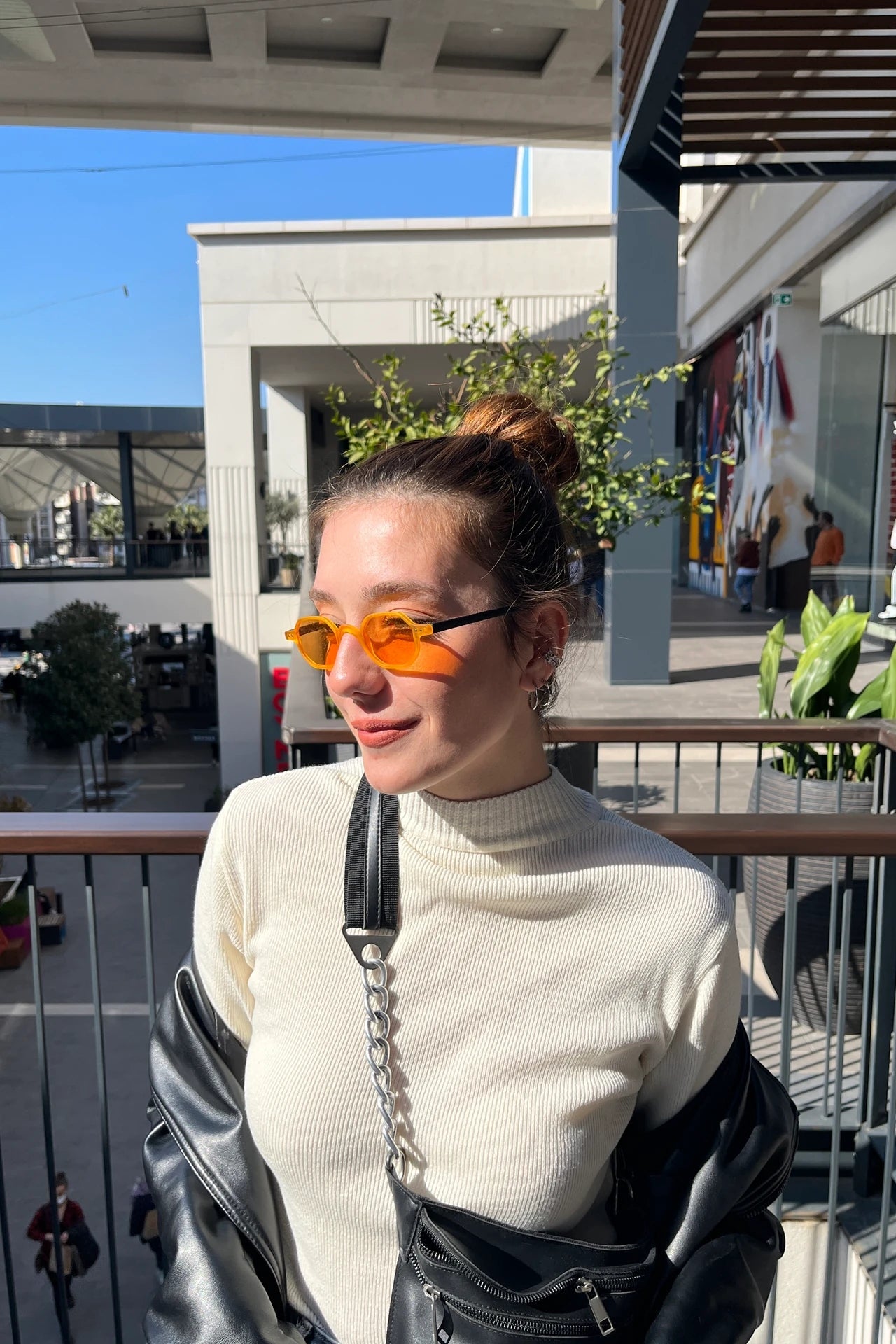 Yaneles Güneş Gözlüğü