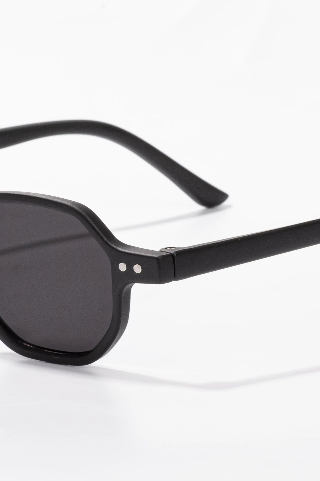 Yaneles Güneş Gözlüğü