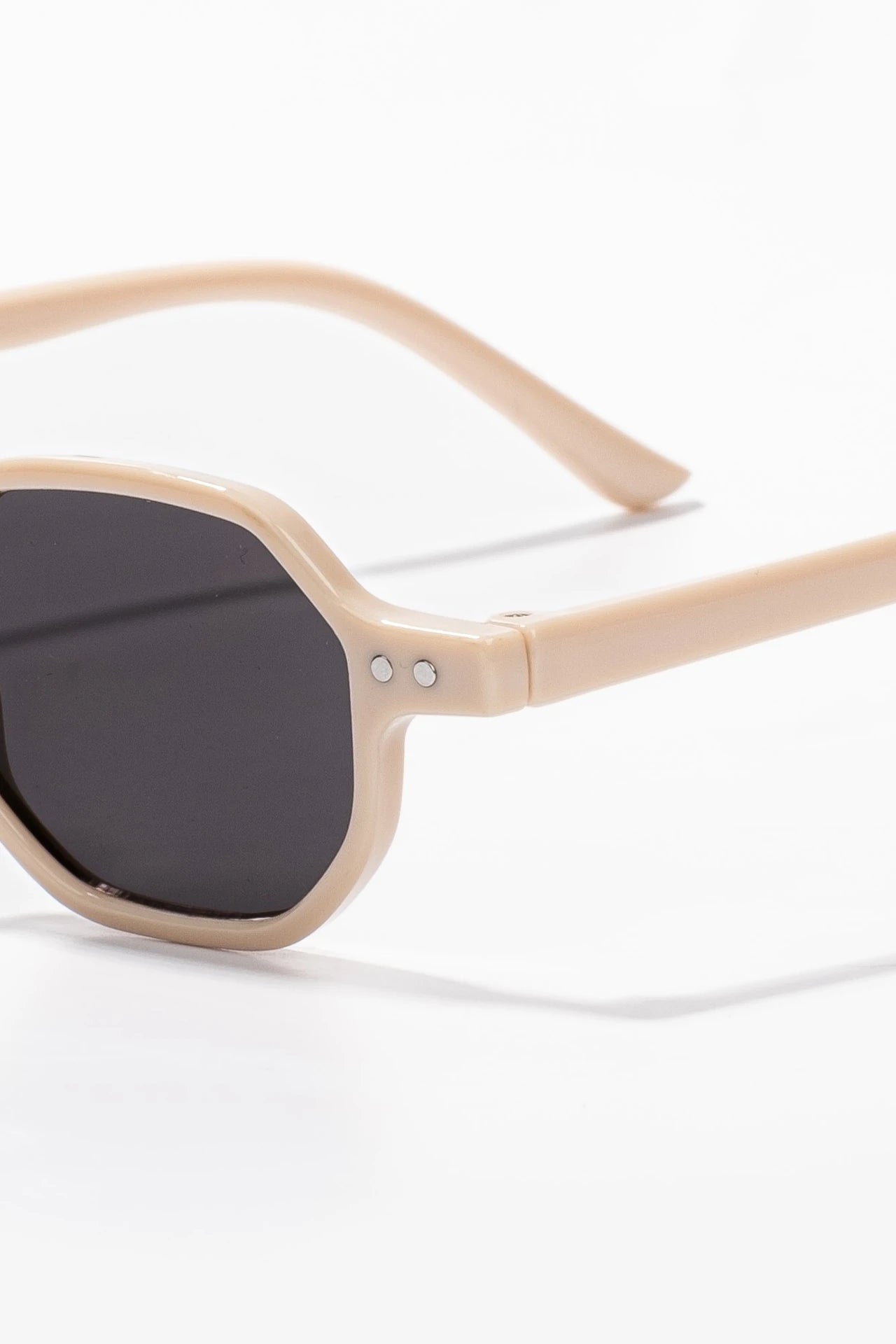 Yaneles Güneş Gözlüğü