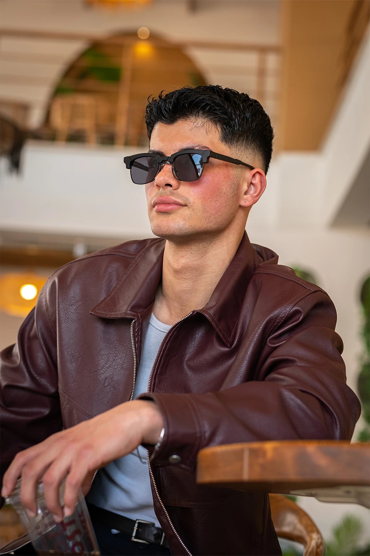 Yelki Güneş Gözlüğü