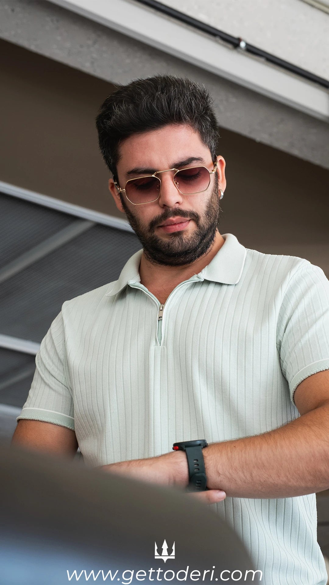 Tek Güneş Gözlüğü