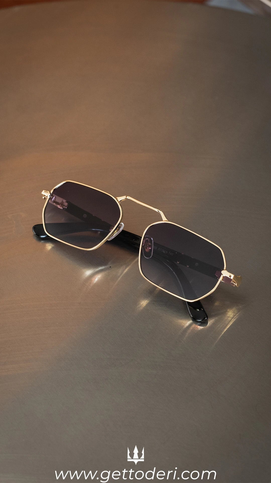 Tek Güneş Gözlüğü