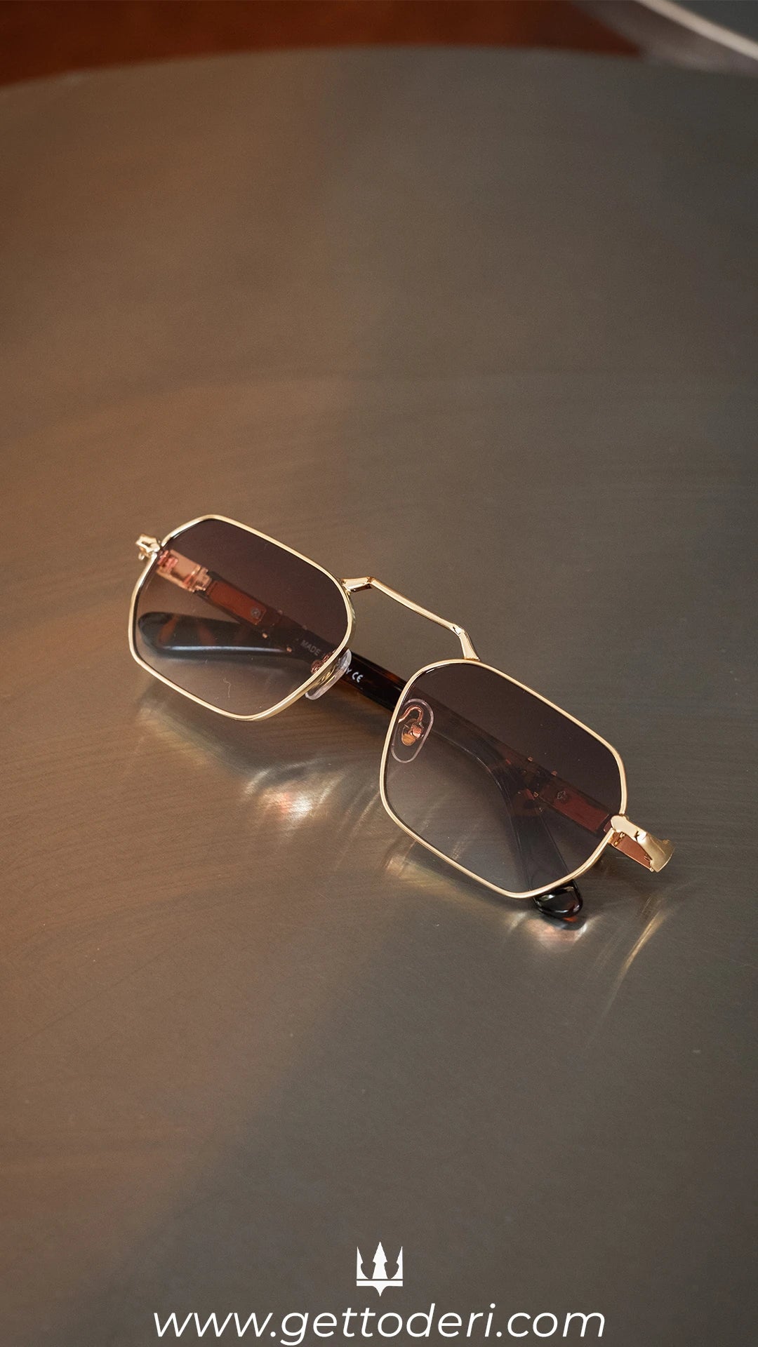 Tek Güneş Gözlüğü