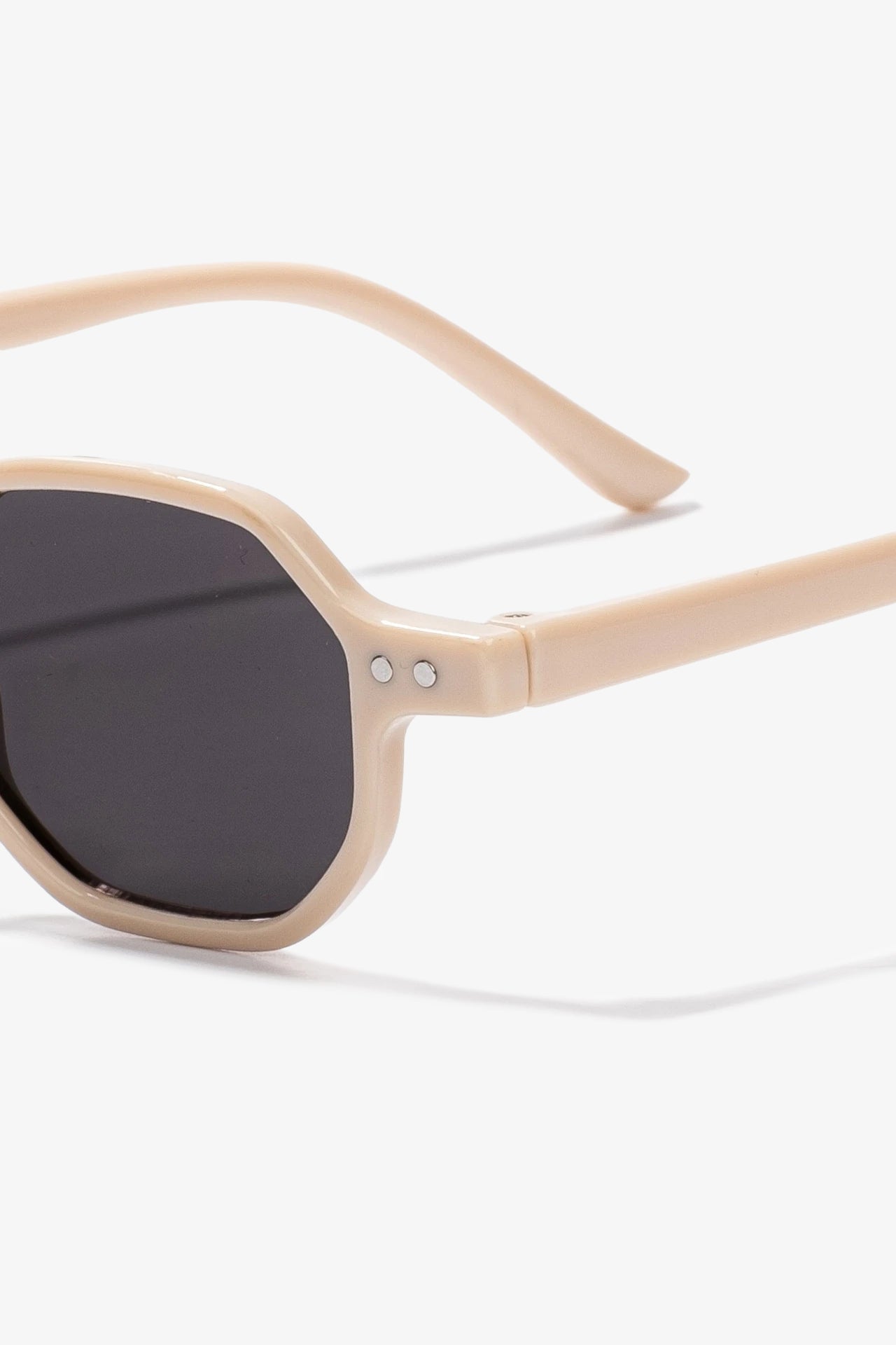 Yaneles Güneş Gözlüğü